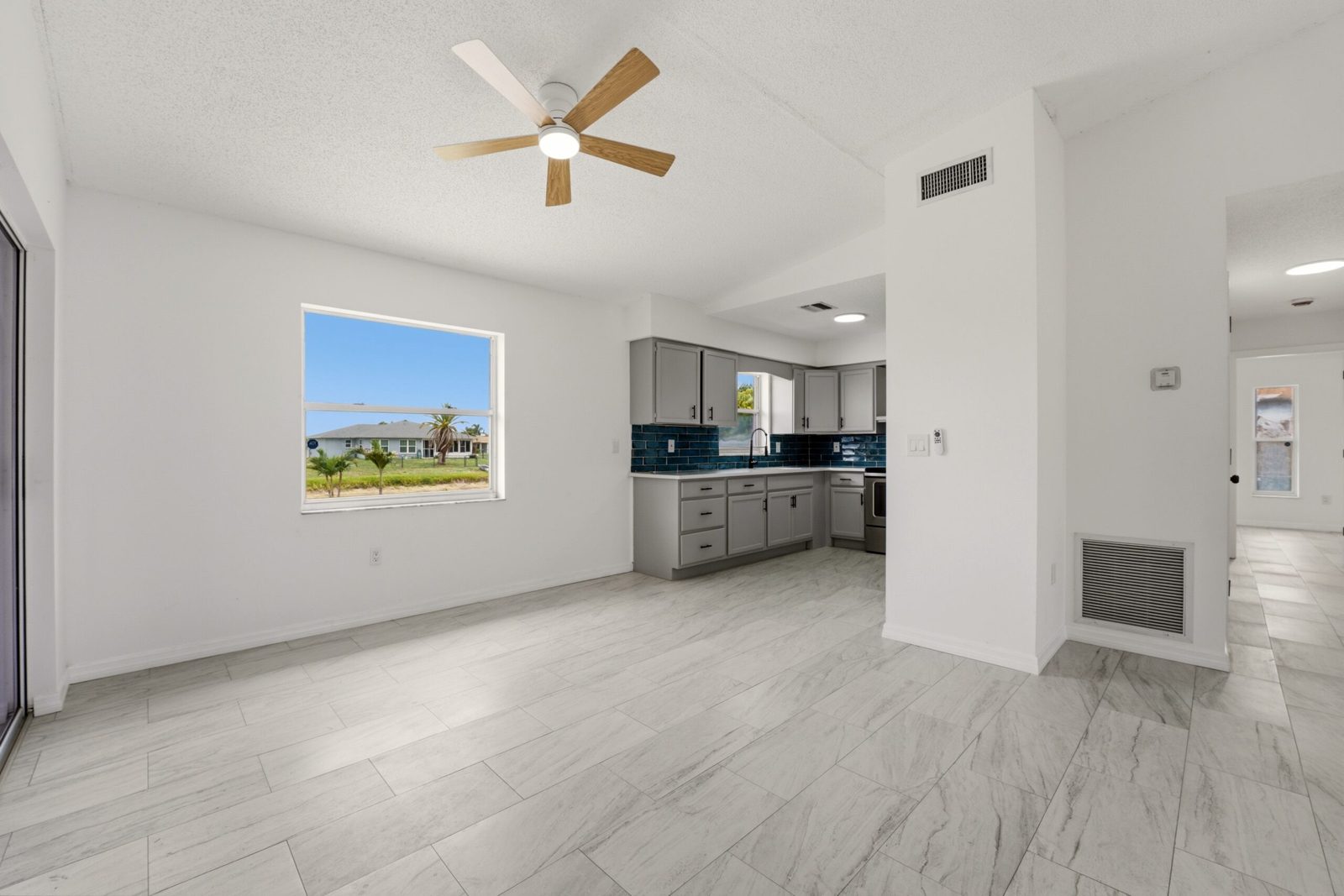 192 Annapolis Ln. Rotunda West, FL 33947 photo 7