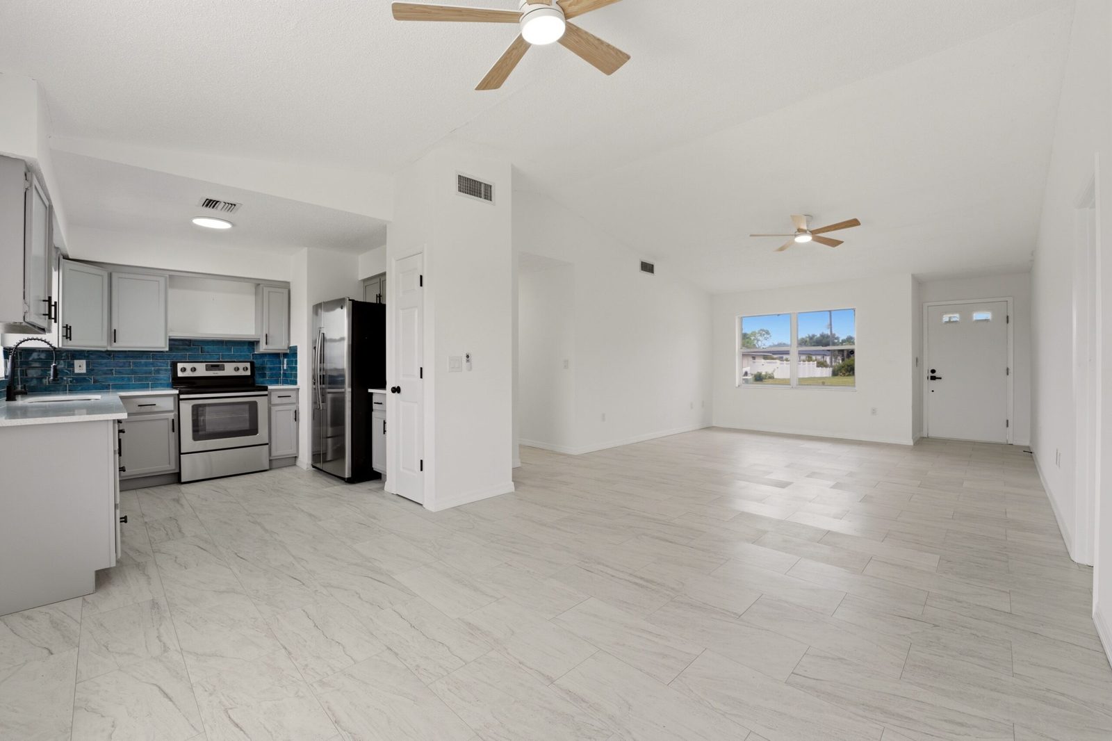 192 Annapolis Ln. Rotunda West, FL 33947 photo 8