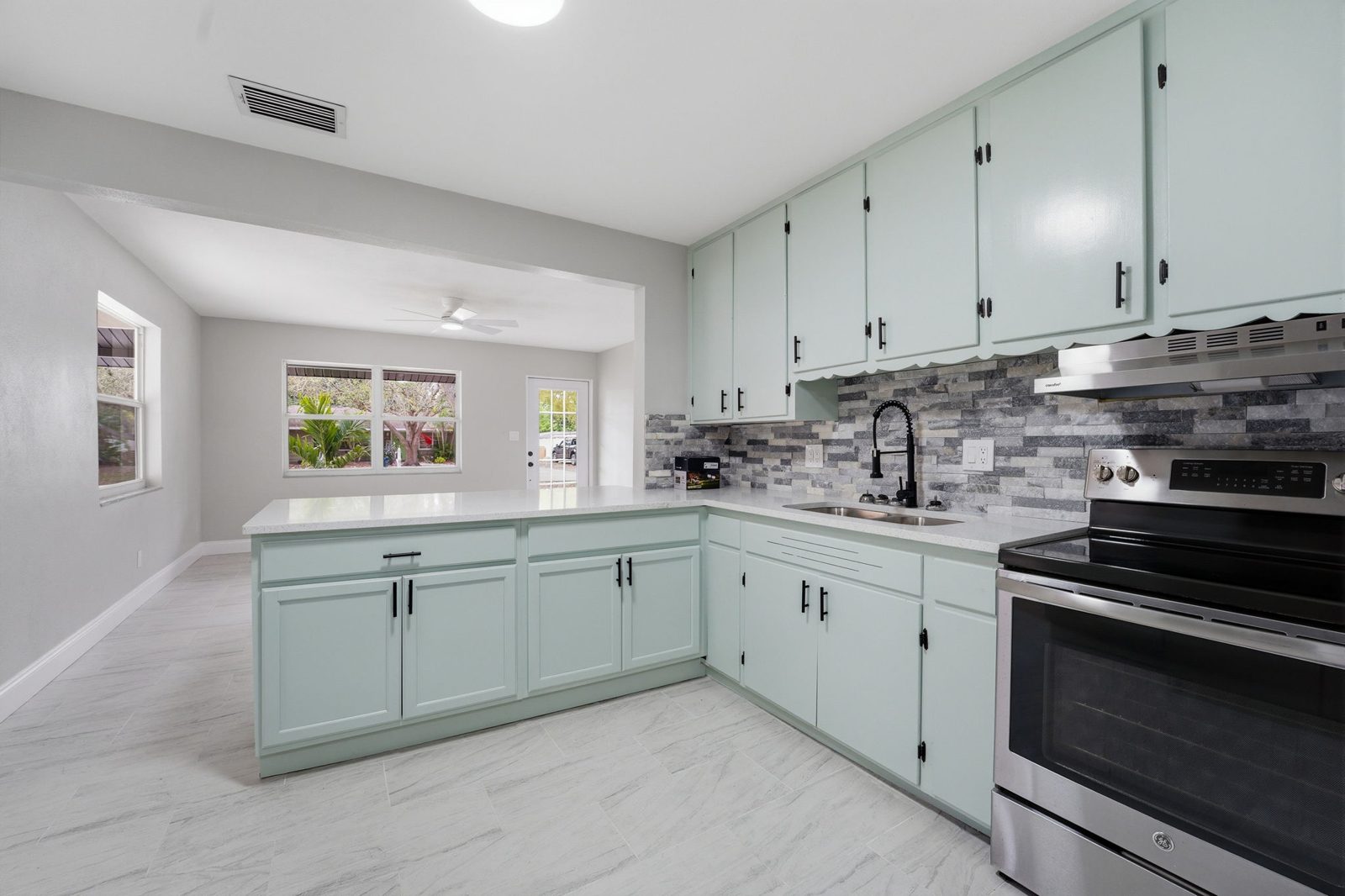 4313 Midland Rd. Sarasota, FL 34231 photo 9