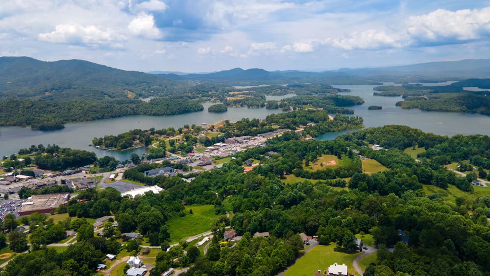 Mountain Home on Lake Chatuge! Short Term Rental photo 29